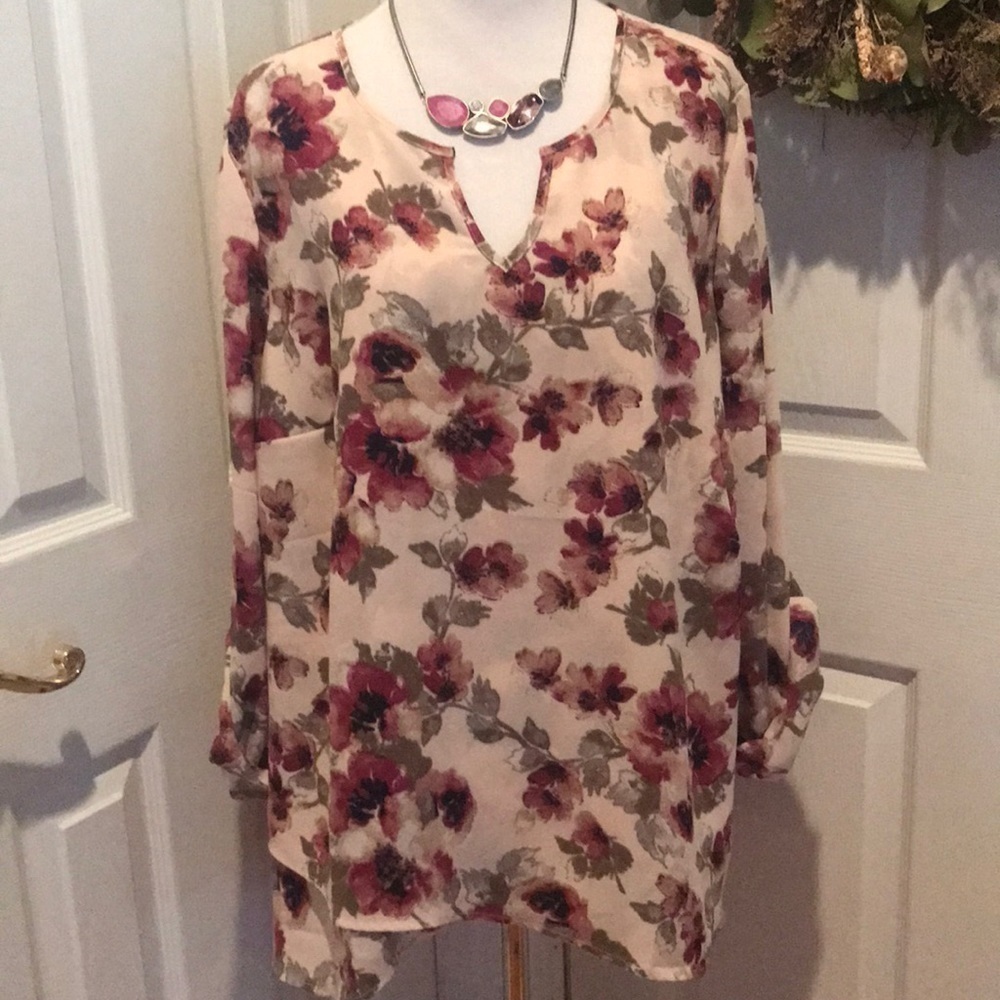 Floral tunic with crossover hem, size 1x